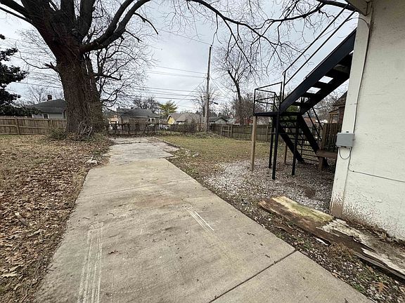 5th image of 1800 Foster Ave