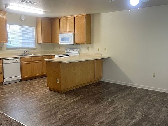 4th image of 2668 Bunker St APT 7