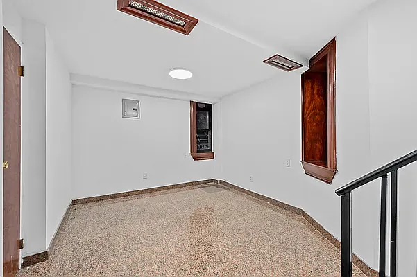 Rented by Compass | media 18