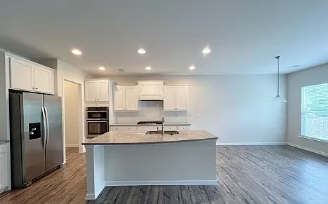 459 Greyfield Dr — Photo 2
