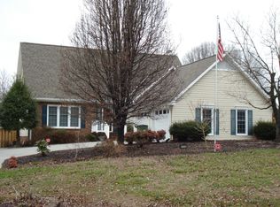 6000 Deer Hunter Ln, Lexington, NC 27295