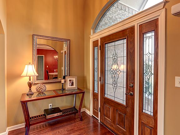 4th image of 495 Lewis Fairway Cir