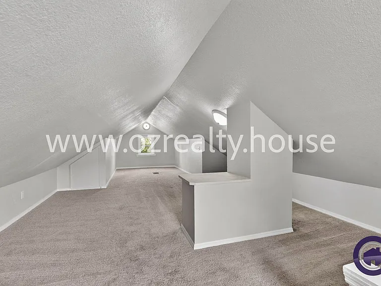 614 Woodstock Ave — Photo 15