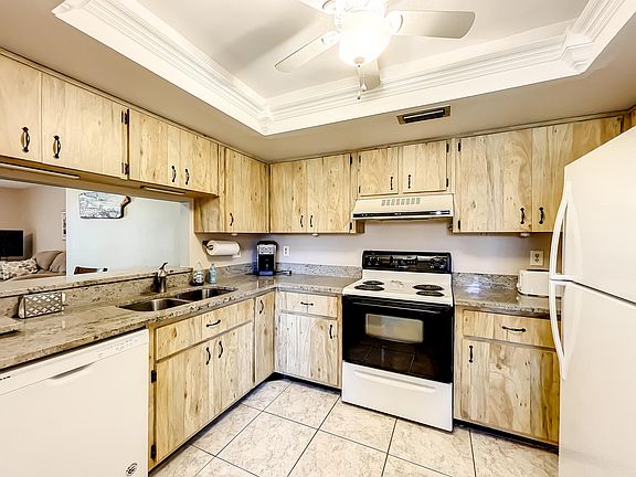 5th image of 6120 Whiskey Creek Dr APT 408