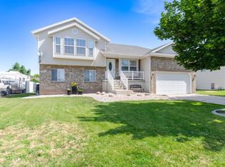 1228 W 1580 N, Clinton, UT 84015