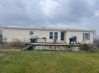 144 Earnhardt Ln, New Castle, PA 16101