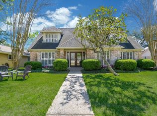 10907 Meadow Lake Ln, Houston, TX 77042