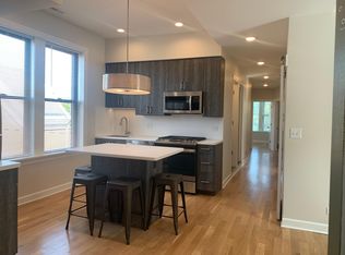 612 S Loomis St #TOP, Chicago, IL 60607