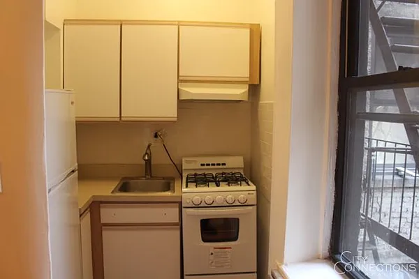 Rented by City Connections Realty | media 20