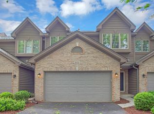 924 Millcreek Cir, Elgin, IL 60123