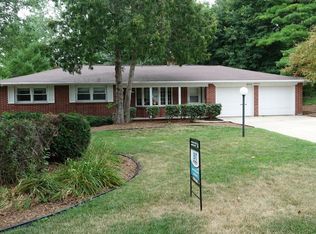 1006 Mount Mary Dr, Green Bay, WI 54311