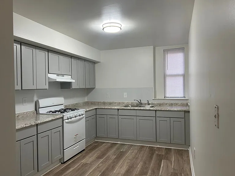 832-840 N 41st St — Photo 32