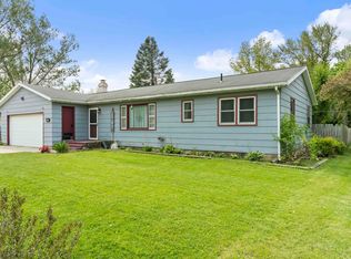 212 Benton St W, Hazleton, IA 50641