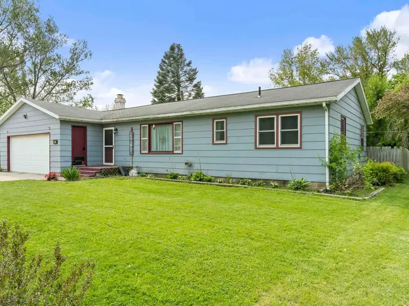 212 Benton St W, Hazleton, IA 50641
