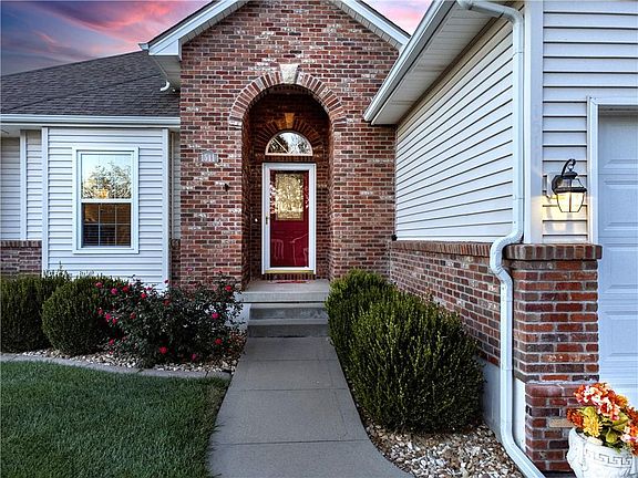 3rd image of 1511 NE Craigievar Ct