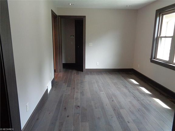 5th image of 2249 Kimberley Dr NW