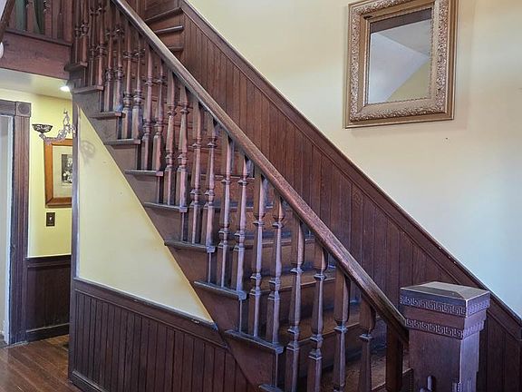 21st image of 109 Parsonage Ave