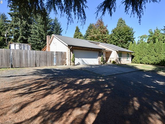 3rd image of 5004 NE 66th Ave