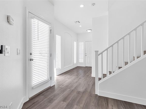 3rd image of 5667 Jelsma Ave
