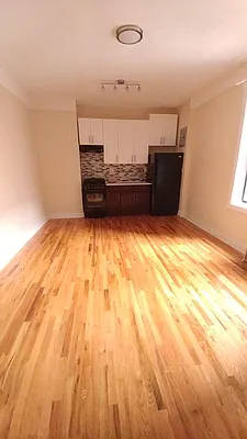 Rented by Lang Realty LLC | media 22