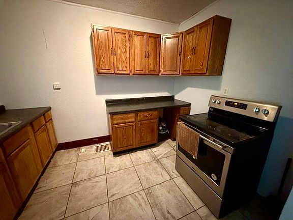 5th image of 156 N Ransom St