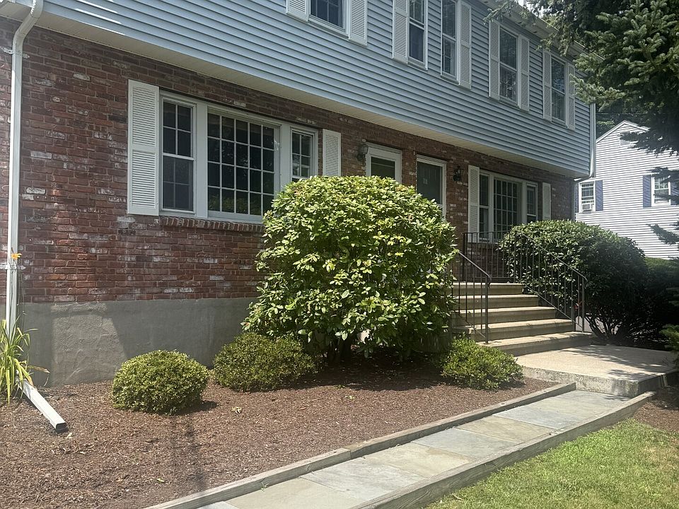 1st image of 84 Parade Hill Rd
