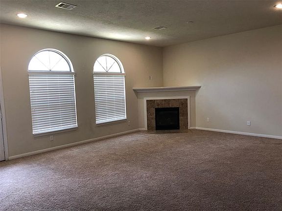 4th image of 2502 Patagonia St