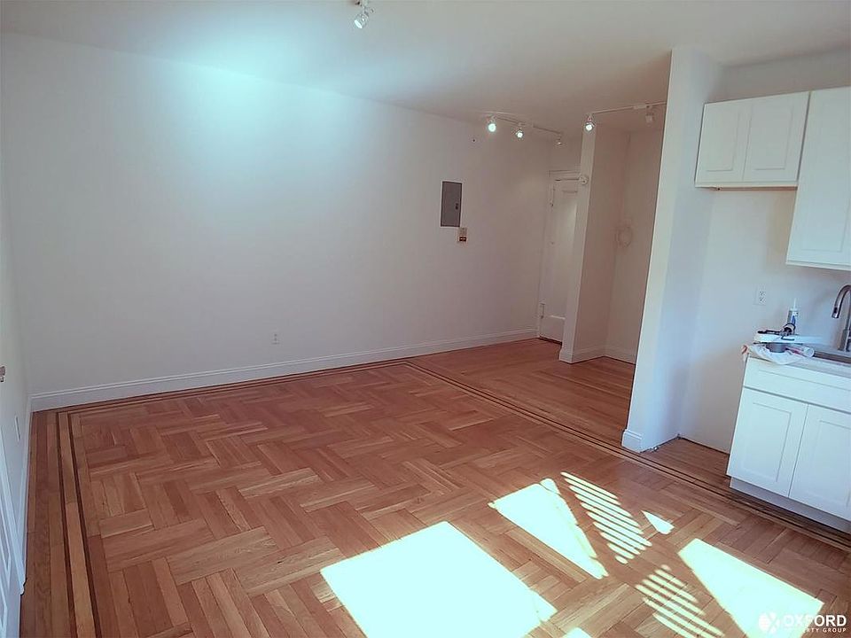 2nd image of 464 Clinton Ave APT 6I
