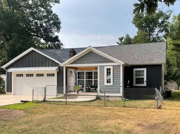 1234 W Giles Rd, Muskegon, MI 49445