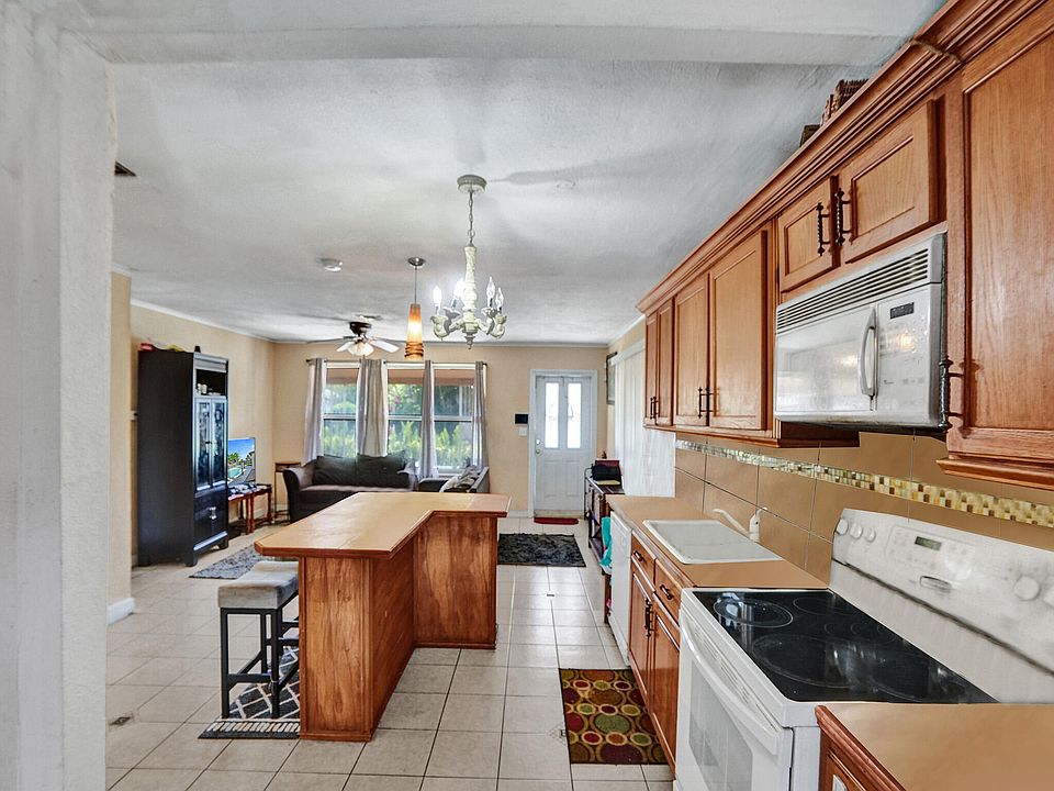 1st image of 2613 Havana Drive