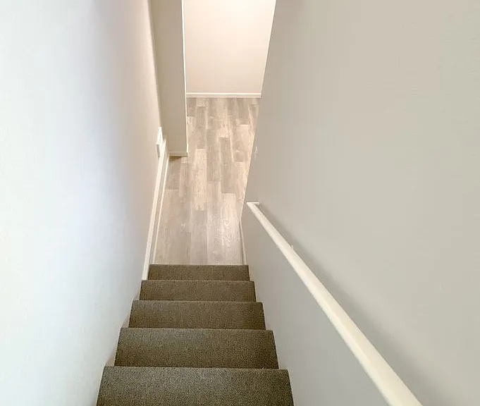 5641-5643-5645-5 N Hills Dr — Photo 23