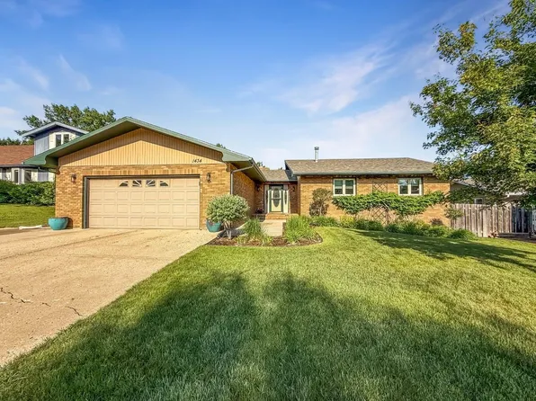 1434 10th St SW, Minot, ND 58701