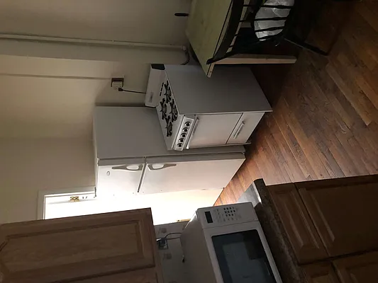 Rented by Eric Goodman Realty Corp | media 21