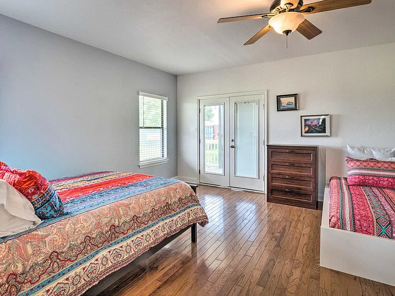 15805 Richards Dr — Photo 16