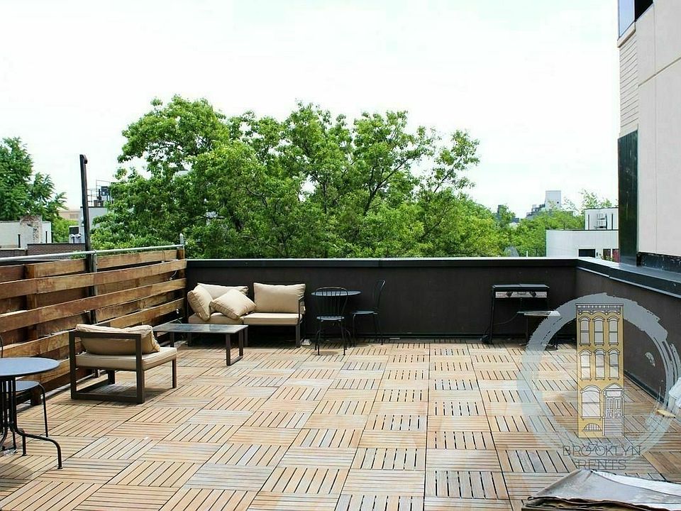 1st image of 237 Hawthorne St #1