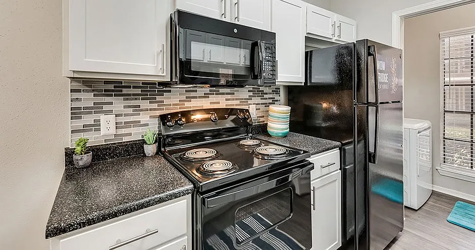 The Arbors on Forest Ridge Apartments — Photo 2