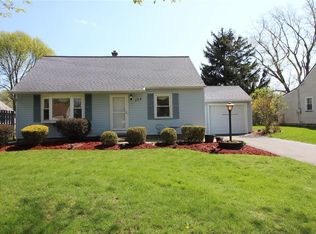 258 Pepperidge Dr, Rochester, NY 14626