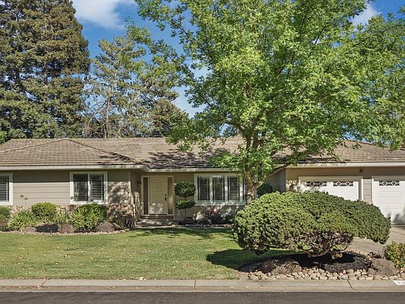 2nd image of 19400 Desiree Ln