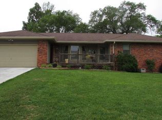 1859 SW Urish Rd, Topeka, KS 66615