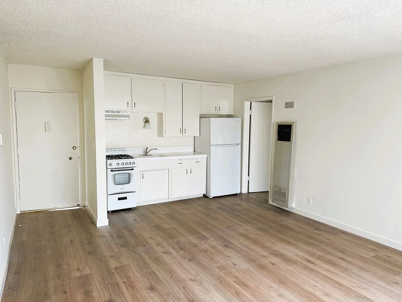 1 bed, 550 sqft, $1,795 — Photo 2