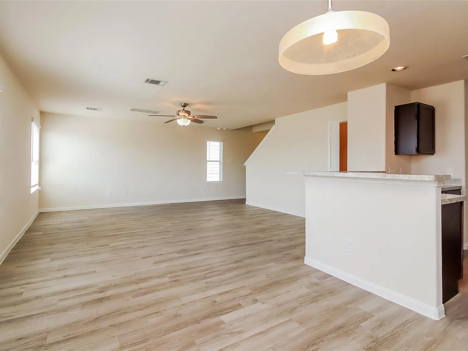 3 bed, 2.5 bath, 1539 sqft, $1,830 — Photo 4