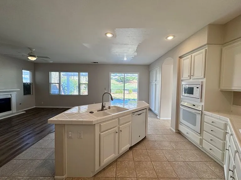30906 Crystalaire Dr — Photo 15
