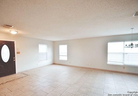 4th image of 5903 Encanto Point Dr