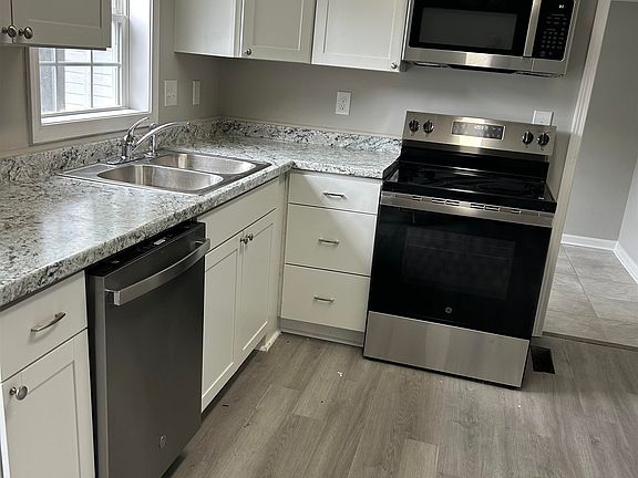 3rd image of 408 S Park St