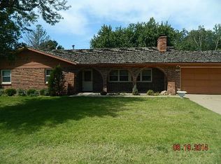 145 Redbud Dr, Winfield, KS 67156