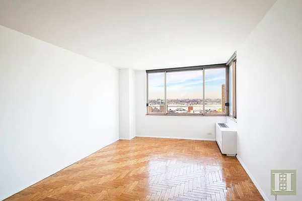 Rented by Halstead Real Estate | media 4