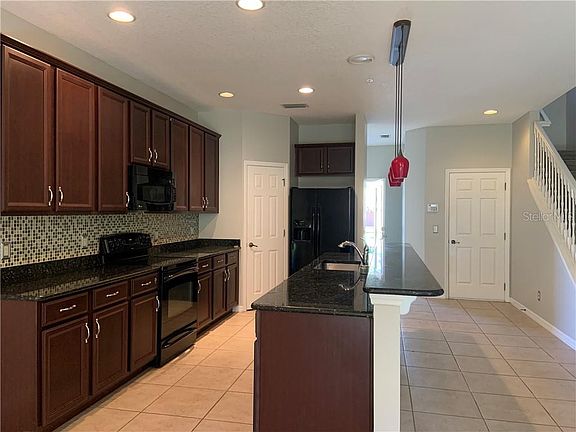 3rd image of 2095 Velvet Leaf Dr #109