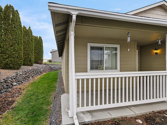 4th image of 1671 Larkspur Dr