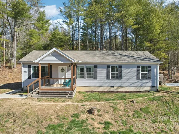 296 Sentelle Ln, Hendersonville, NC 28739