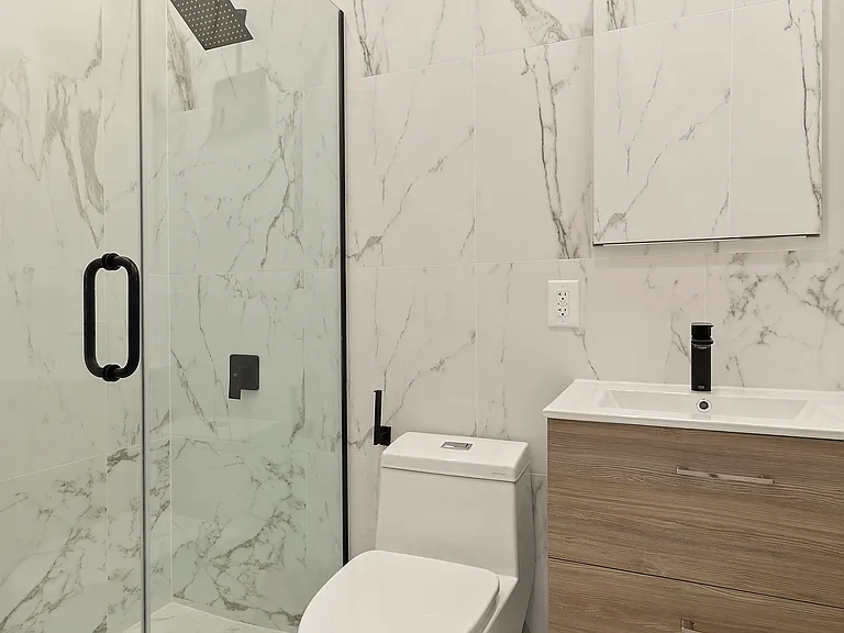 724 Metropolitan Ave #3L — Photo 4